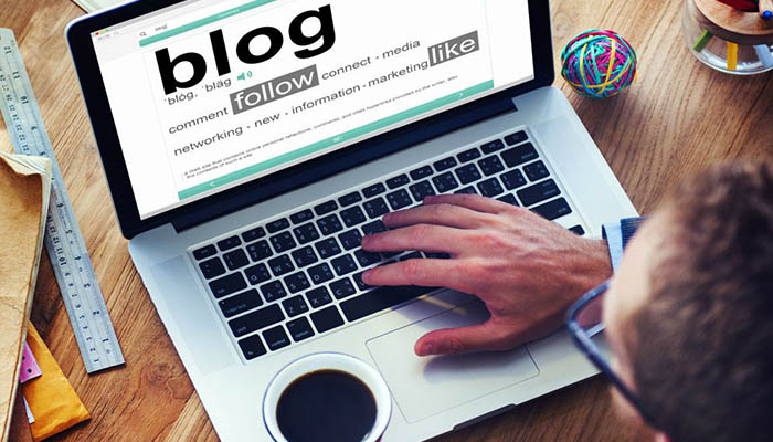 نوشتن در وبلاگ یا وبسایت شما، یکی از راه های افزایش بازدید سایت 